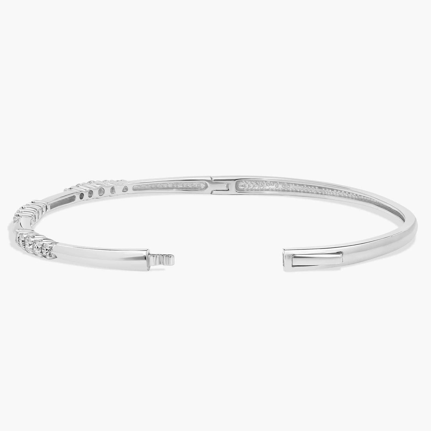 Graduated Cluster Diamond Bangle Bracelet