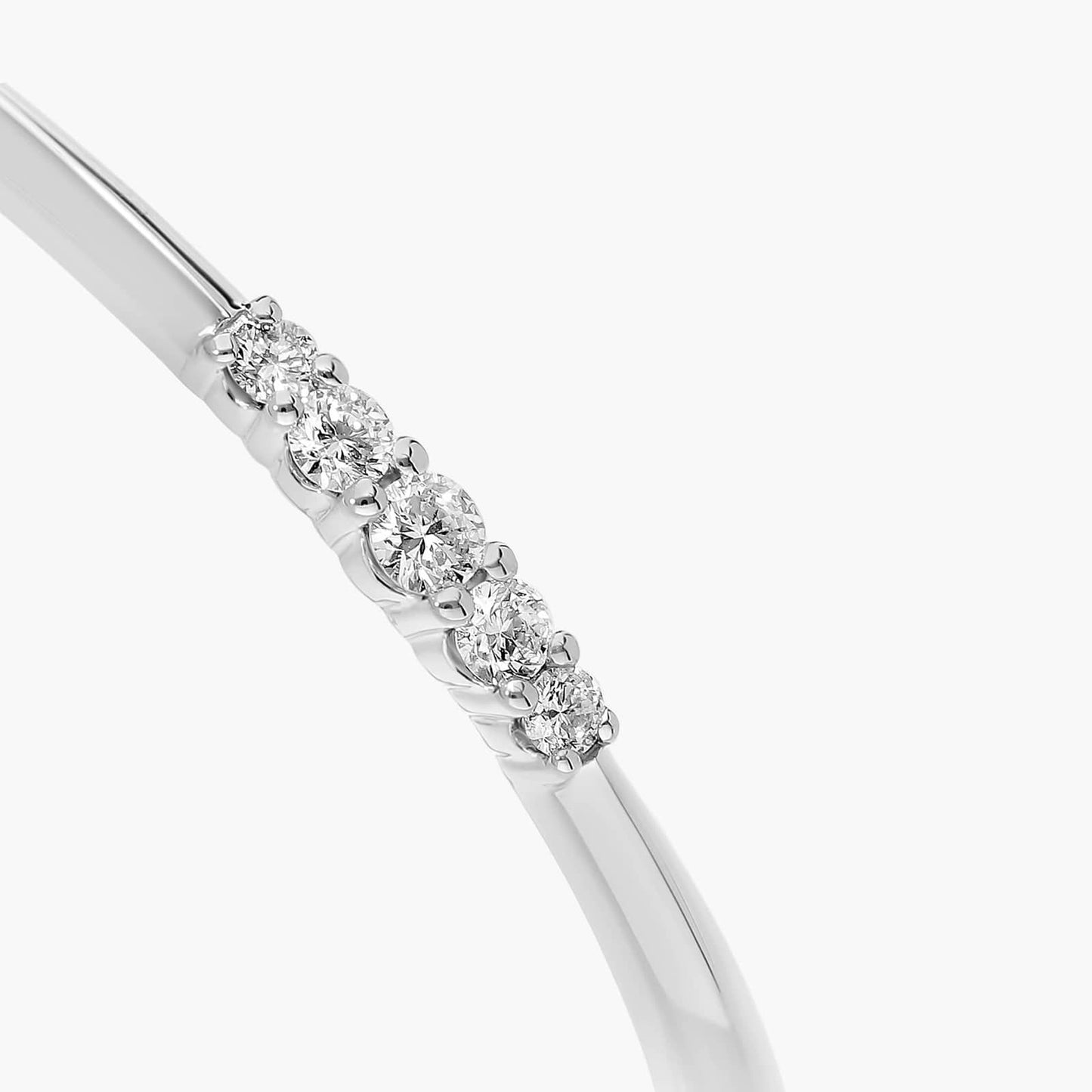 Graduated Cluster Diamond Bangle Bracelet